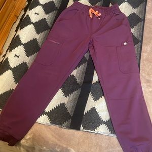 Figs Womens Deep purple high waisted uman relaxed jogger scrub pants